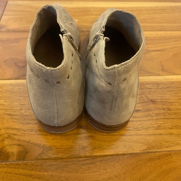 Free People “Aquarian” Taupe Suede Ankle Boots Sz 38/7.5 - Picture 5 of 5